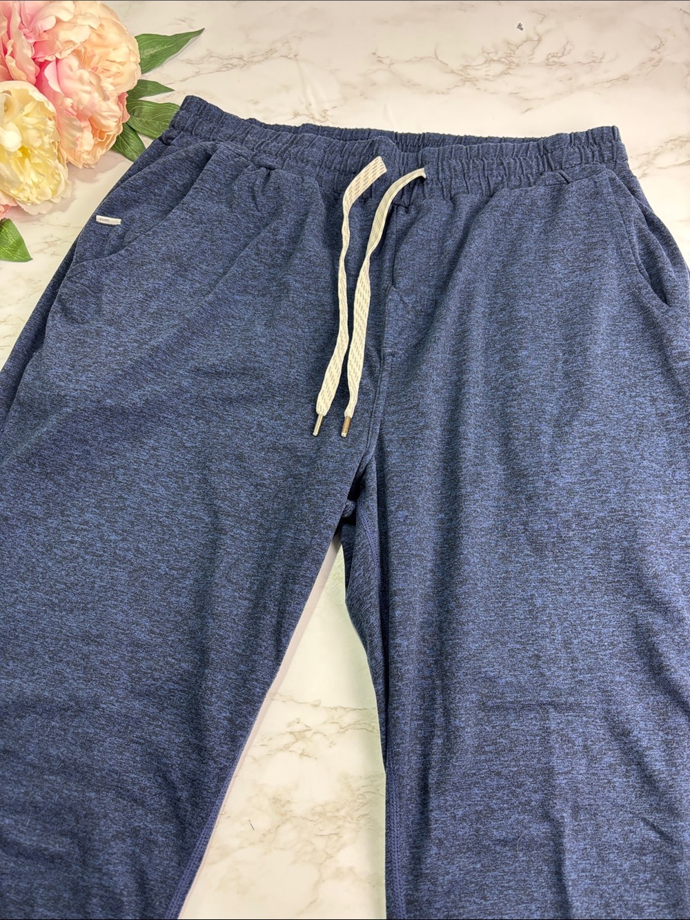 Vuori Mens Performance Jogger in Midnight Blue Size Large EUC